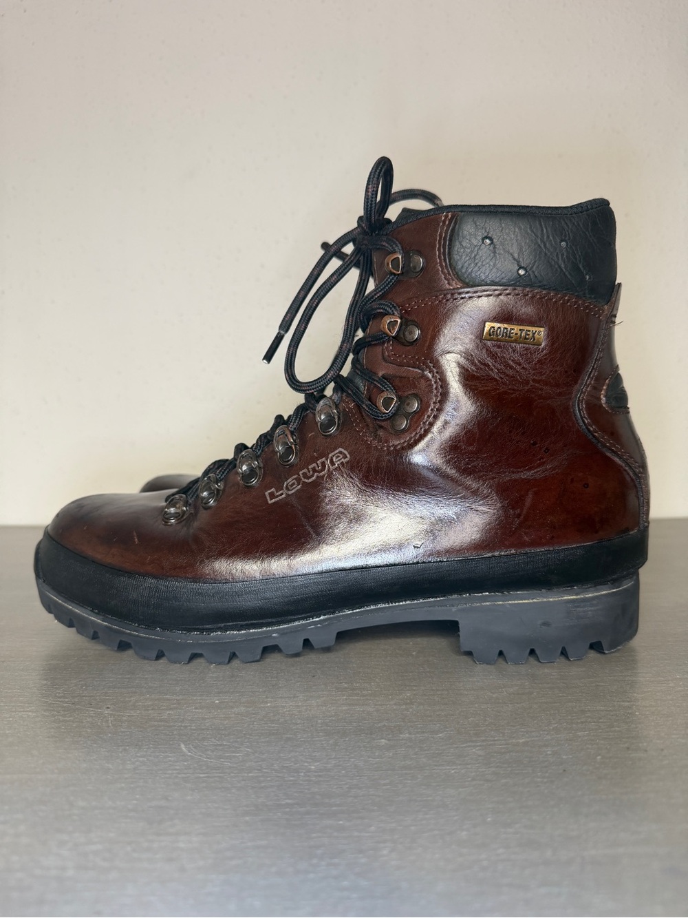 Lowa Hiking Boots Mens Sz 10 Leather Waterproof Outdoor Brown Vibram Gore-Tex - Picture 3 of 11